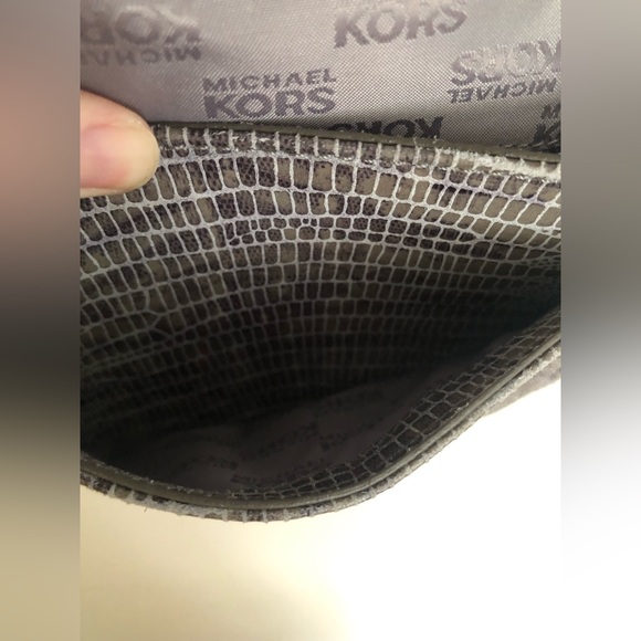 Michael Kors reptile crossbody purse - Picture 6 of 10
